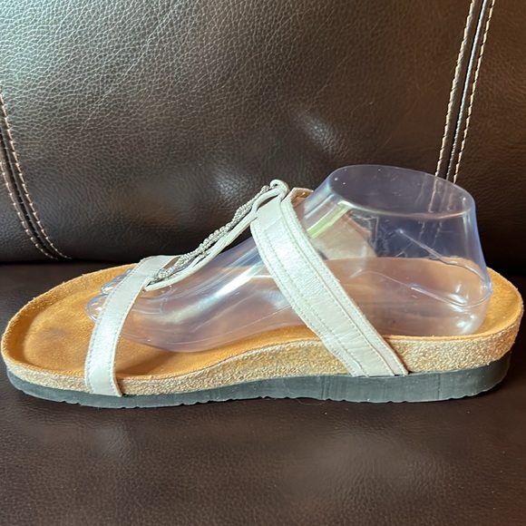 Naot Cream and Gold Sandals with Adjustable Straps. Size 43 - Picture 3 of 13